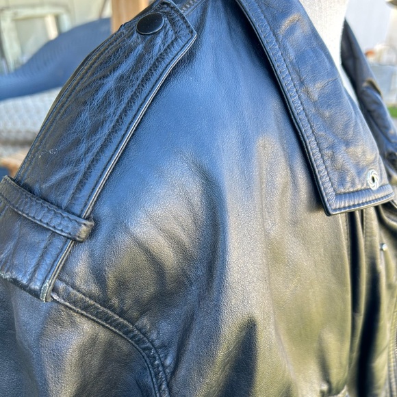 Vintage Black Leather Bomber Jacket - Picture 7 of 12